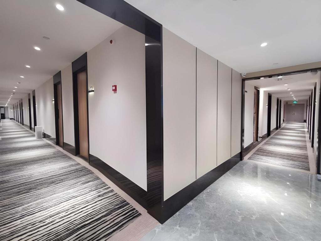 Hotel Tree Express Bund Yuyuan Xiaonanmen Metro Station 3*