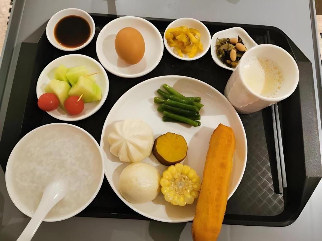 Tree Express Bund Yuyuan Xiaonanmen Metro Station Hotel 3*