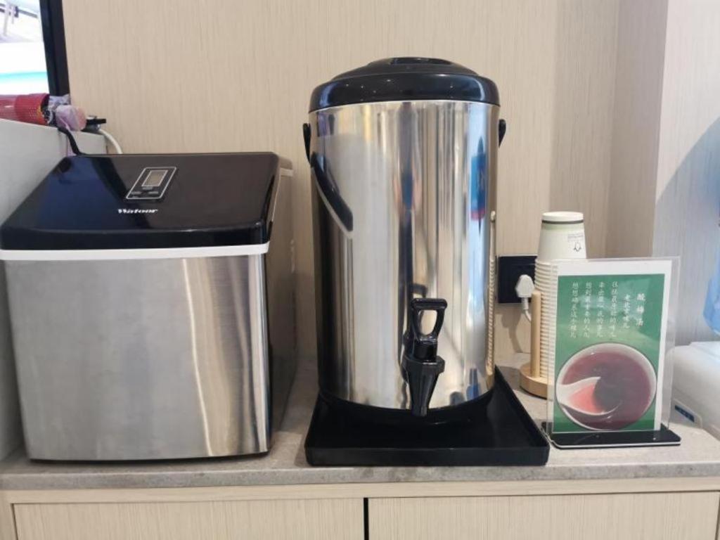 Tree Express Bund Yuyuan Xiaonanmen Metro Station Hotel 3*