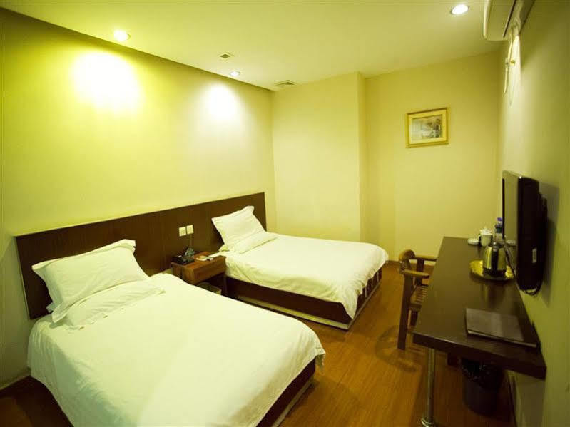 Tree Express Bund Yuyuan Xiaonanmen Metro Station Hotel 3*